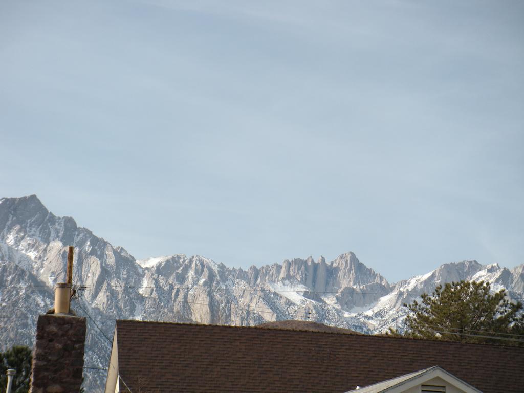 Lone Pine Budget Inn Exterior photo